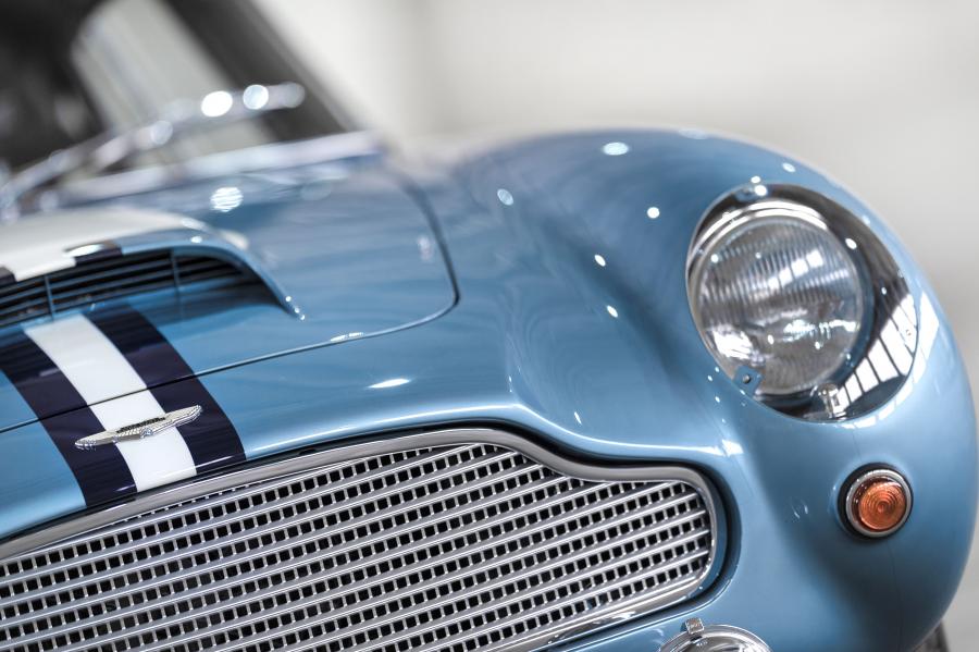 Детали экстерьера Aston Martin DB4 GT Continuation 2017 года  (UK) (фото 42 из 90)